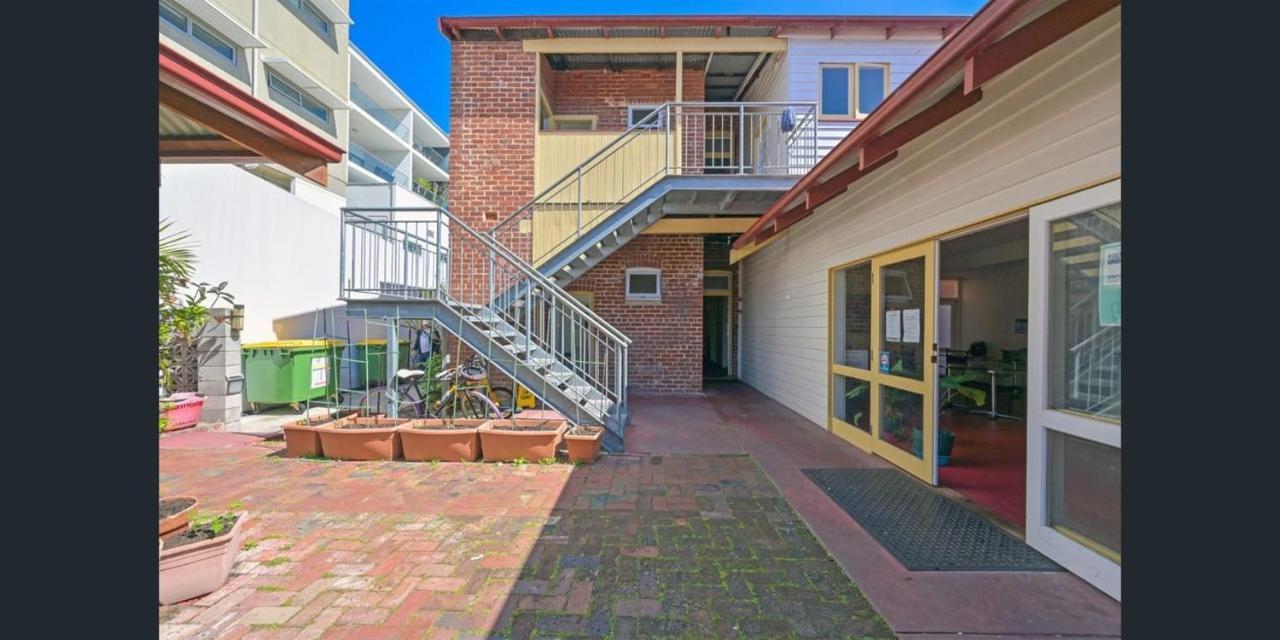 Emu Backpackers Perth - Note - Valid Passport Required For Check In 호스텔 외부 사진